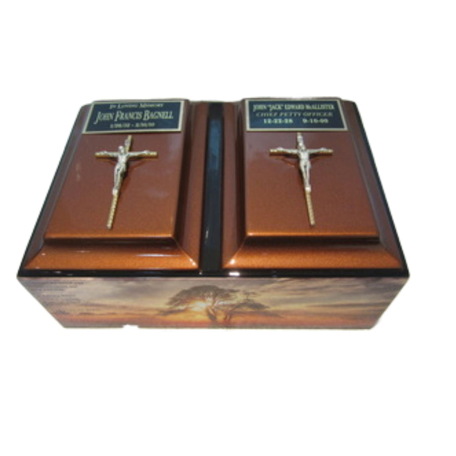 Dos crucifijos de urna de cremación